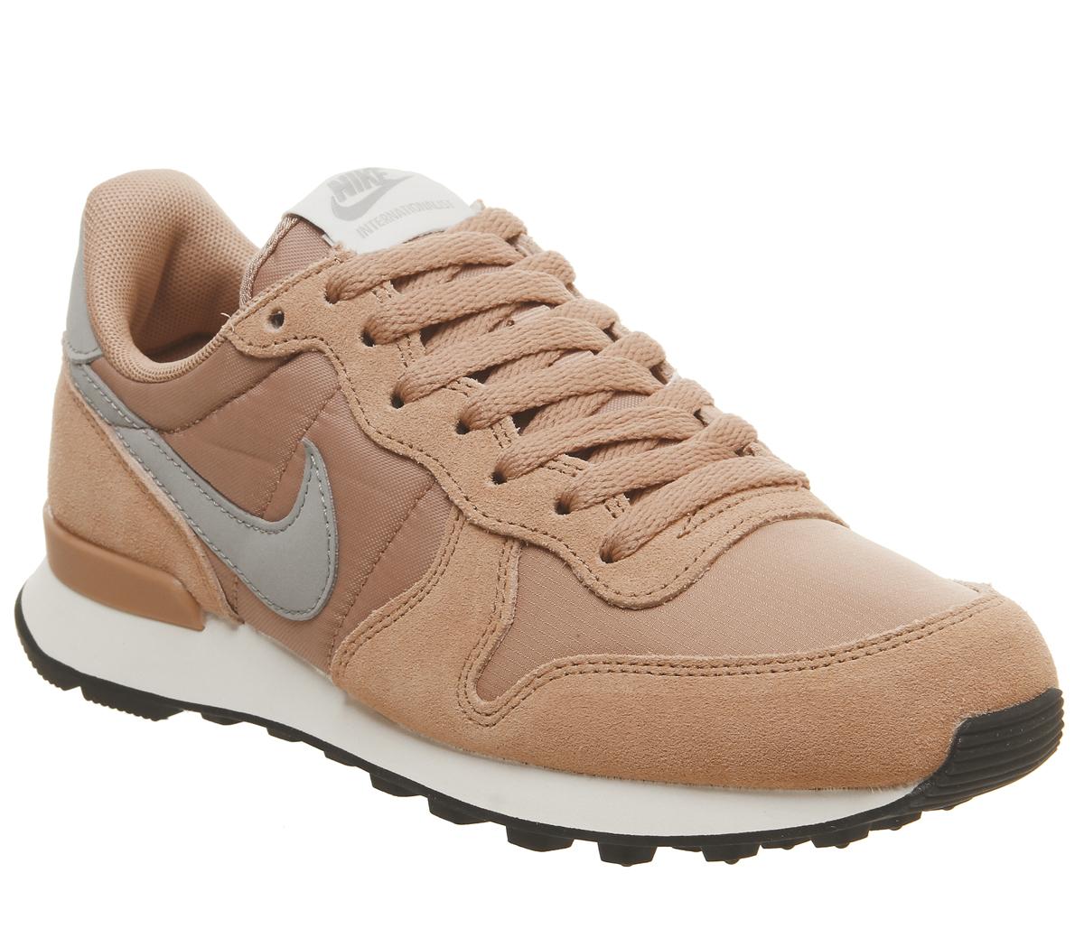 nike trainers womens rose gold