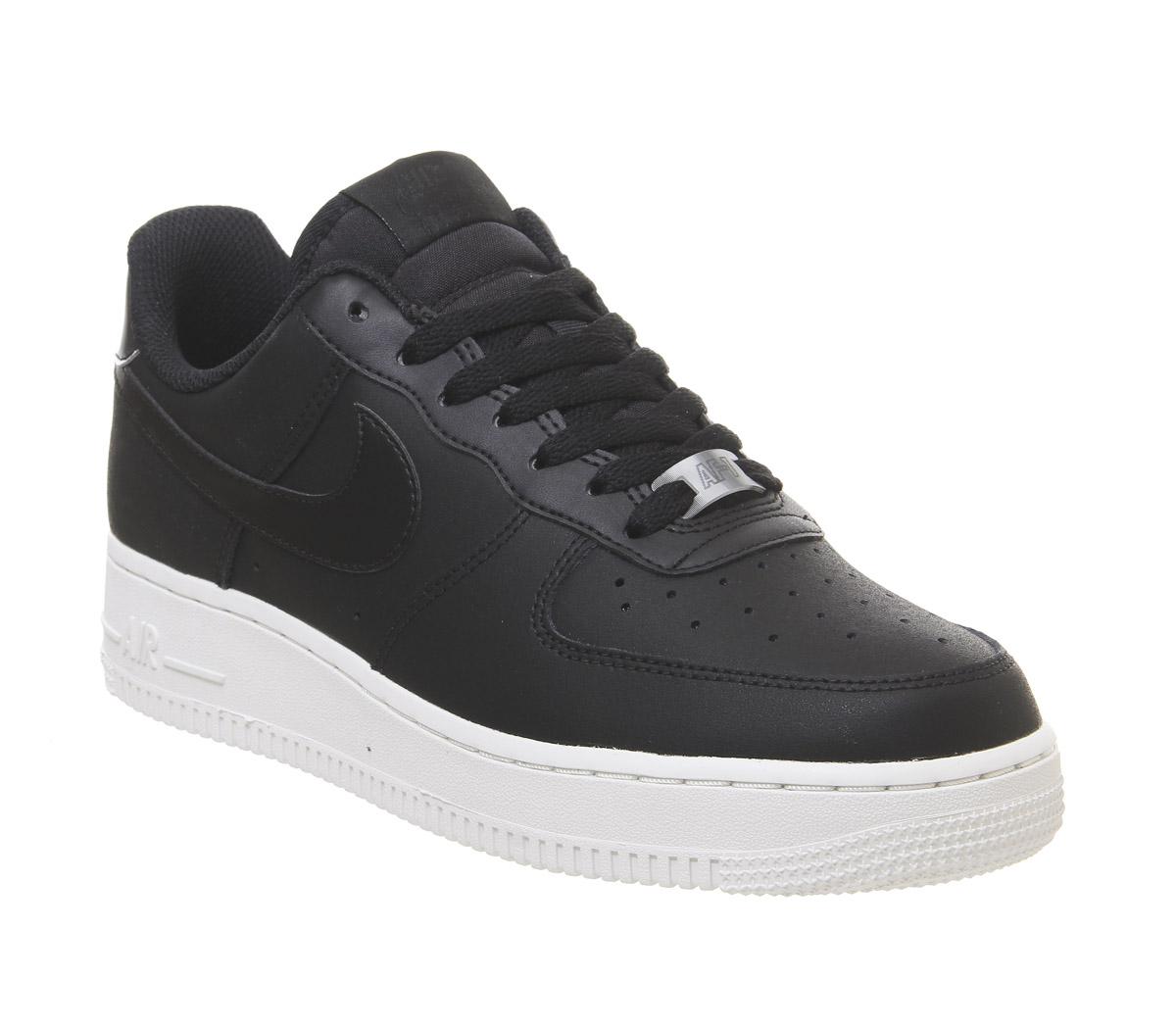 nike air force 1 black white sole