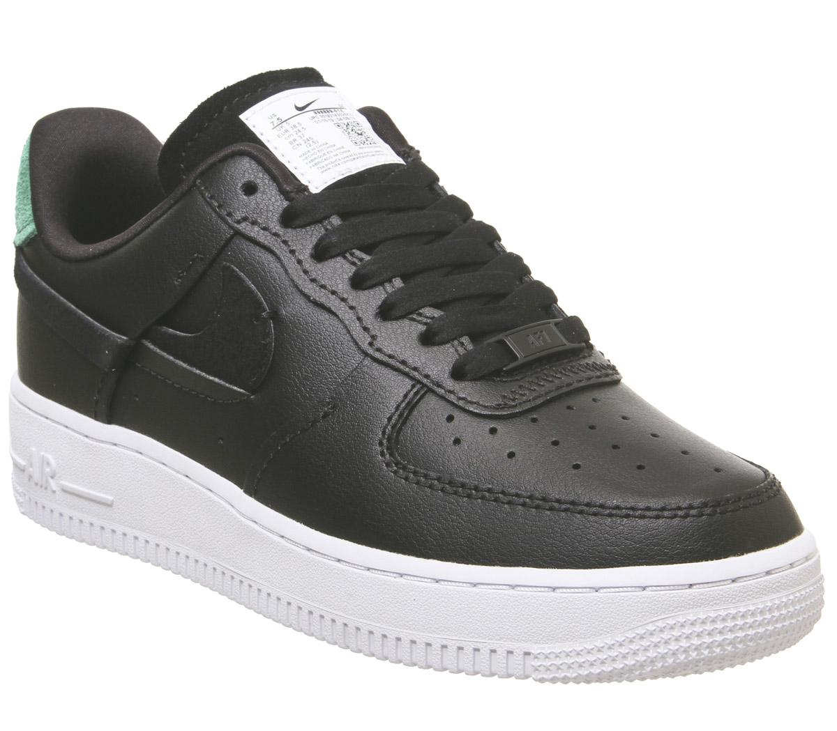 nike air force 1 07 trainers in black 