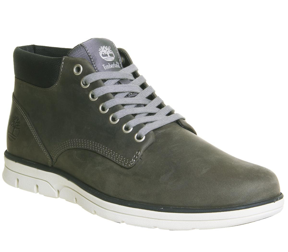 men's bradstreet leather sensorflex chukka sneakers