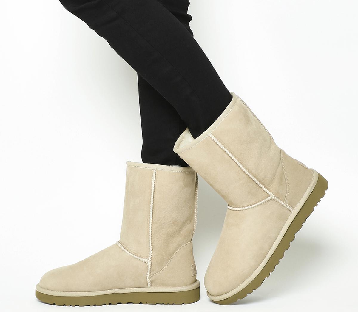 UGG Classic Short II Boots Sand - Ankle 