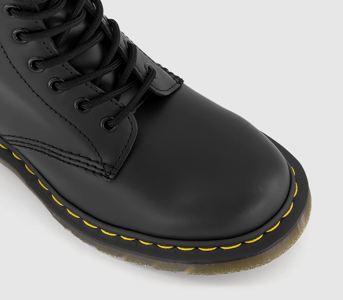 8 eyelet lace up boots black