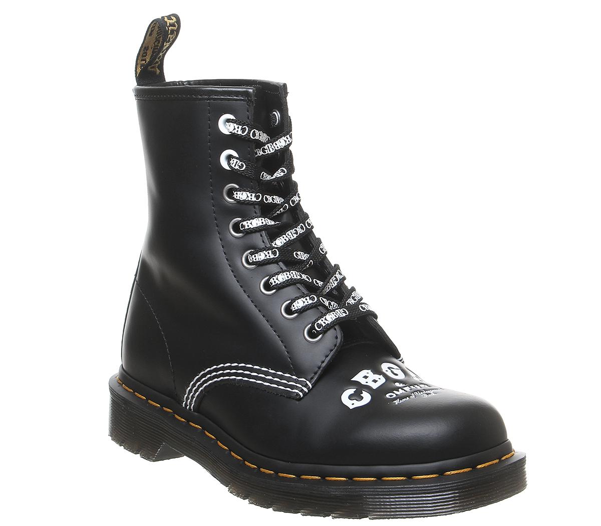8 eyelet lace up boots black