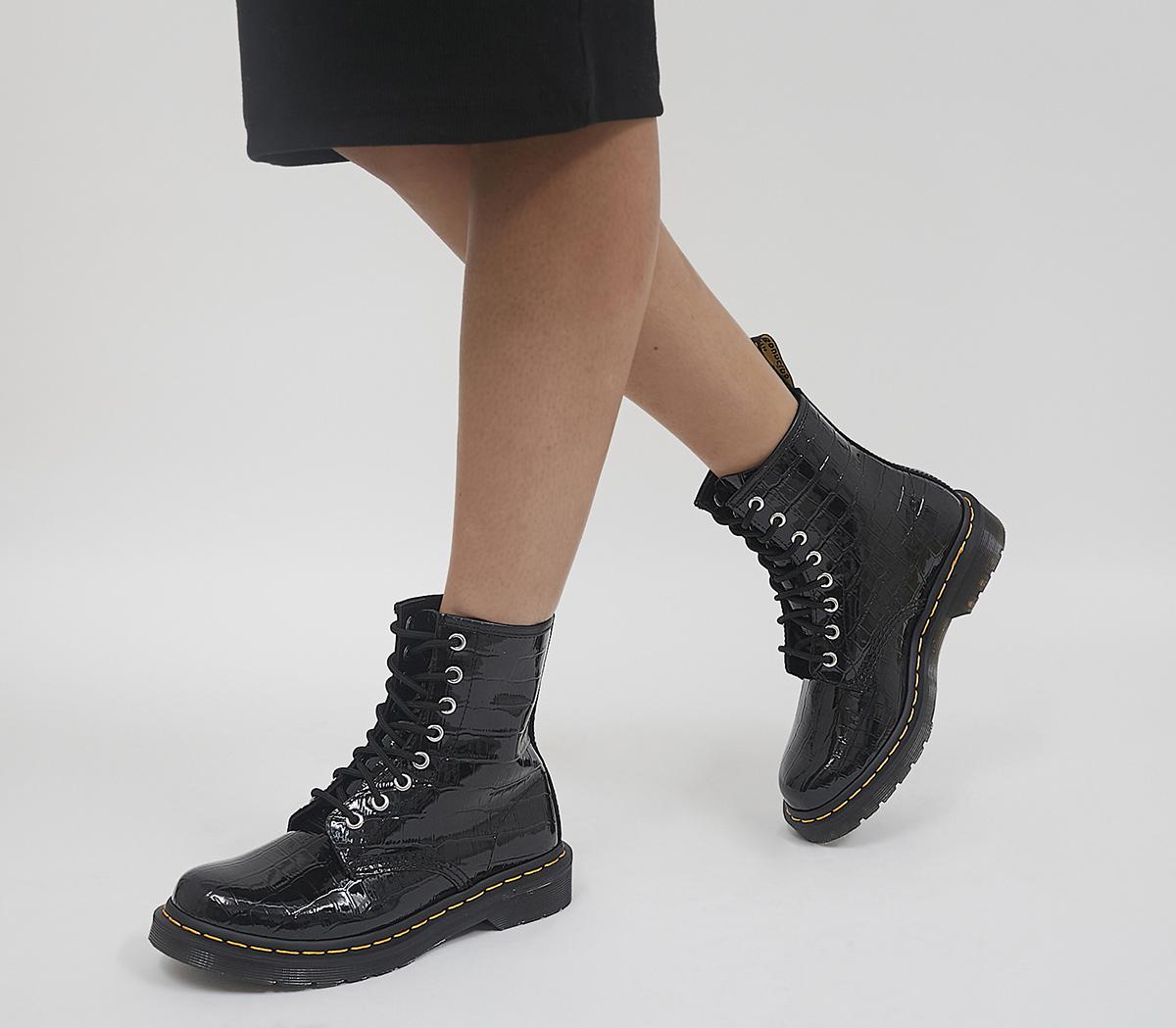 8 Eyelet Lace Up Boots