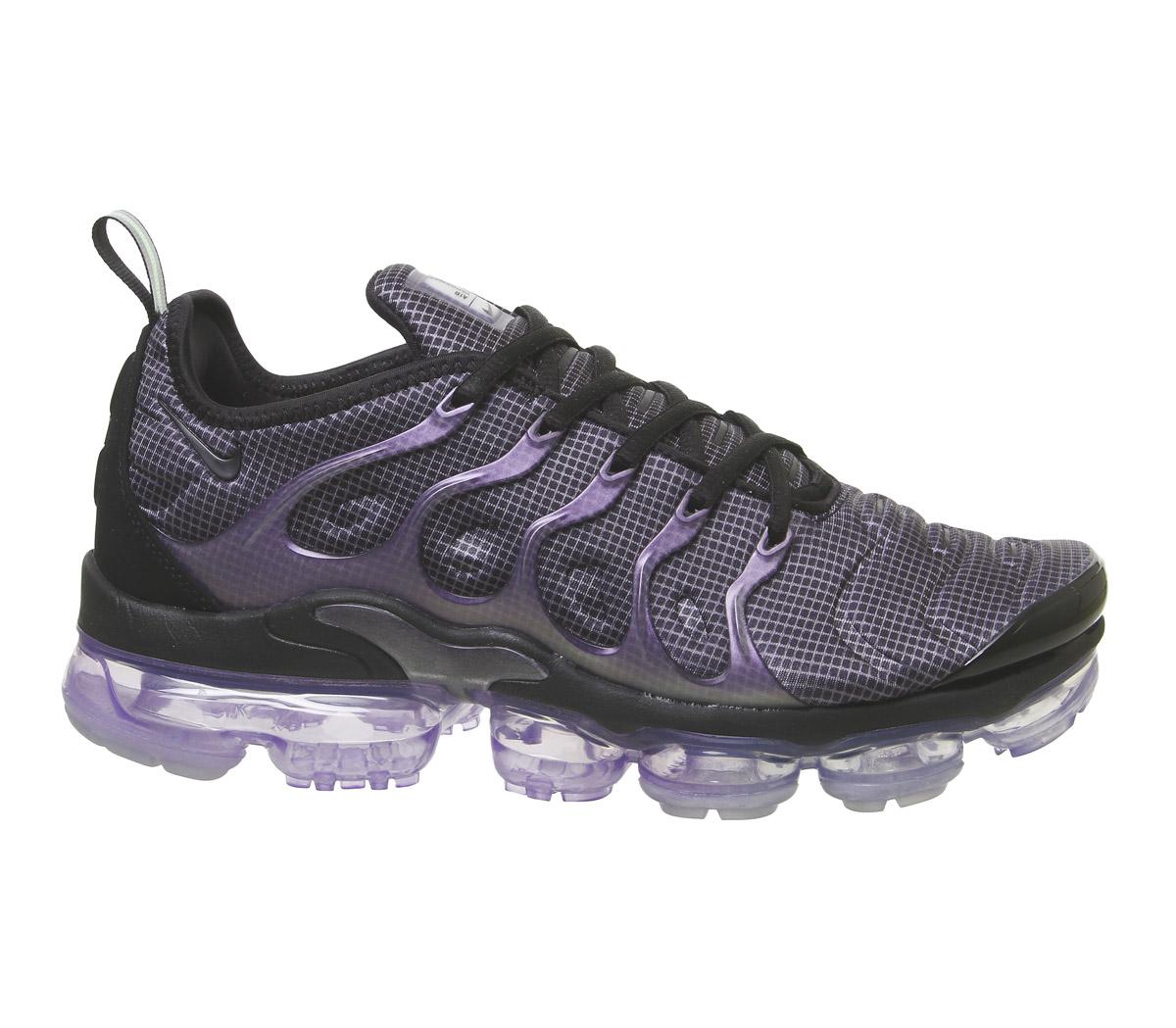 nike vapormax plus black and purple