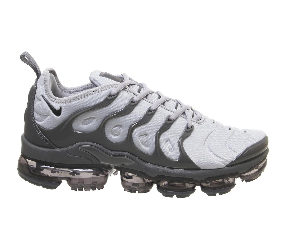 wolf grey black vapormax plus