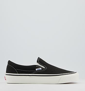 vans black and white trainers