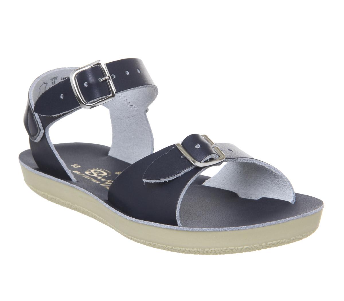 salt water surfer sandals