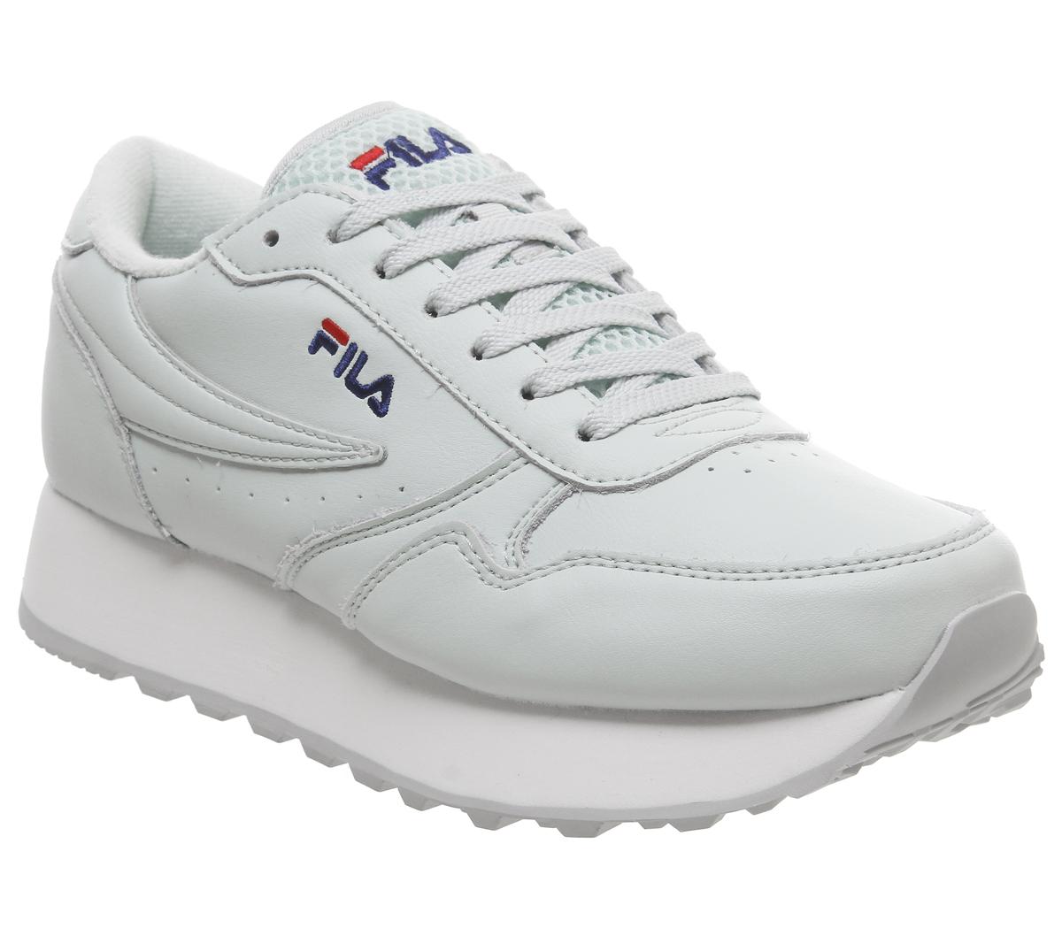 fila trainers baby blue