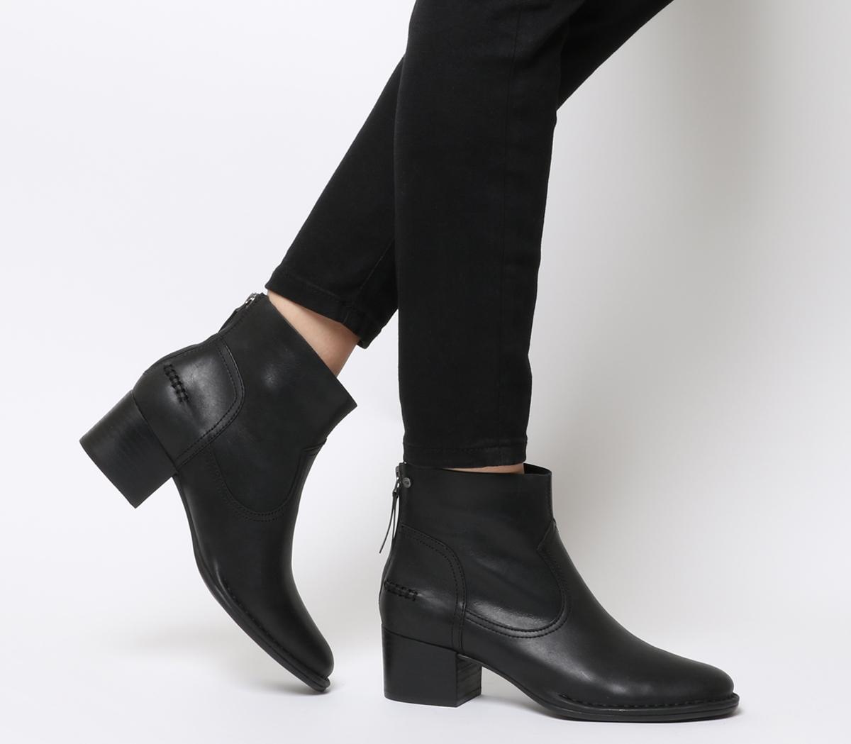UGG Bandara Ankle Boots Black Leather 