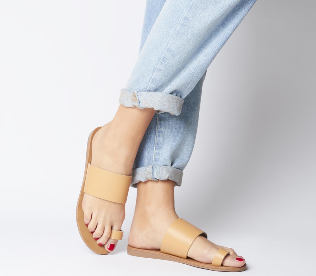 toe loop sandals