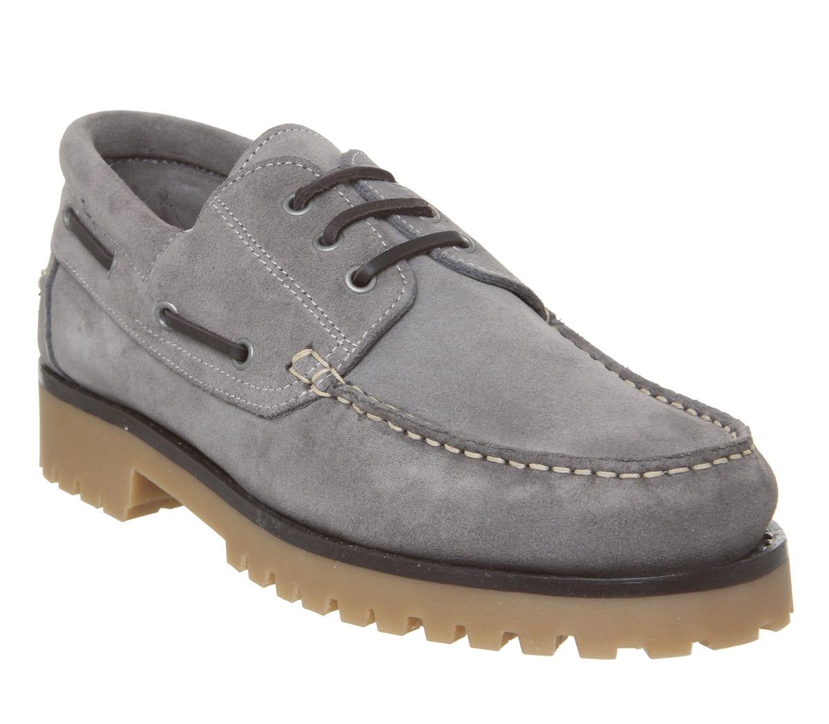 lug sole boat shoes