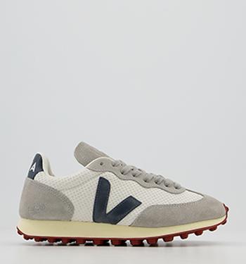 veja trainers black friday