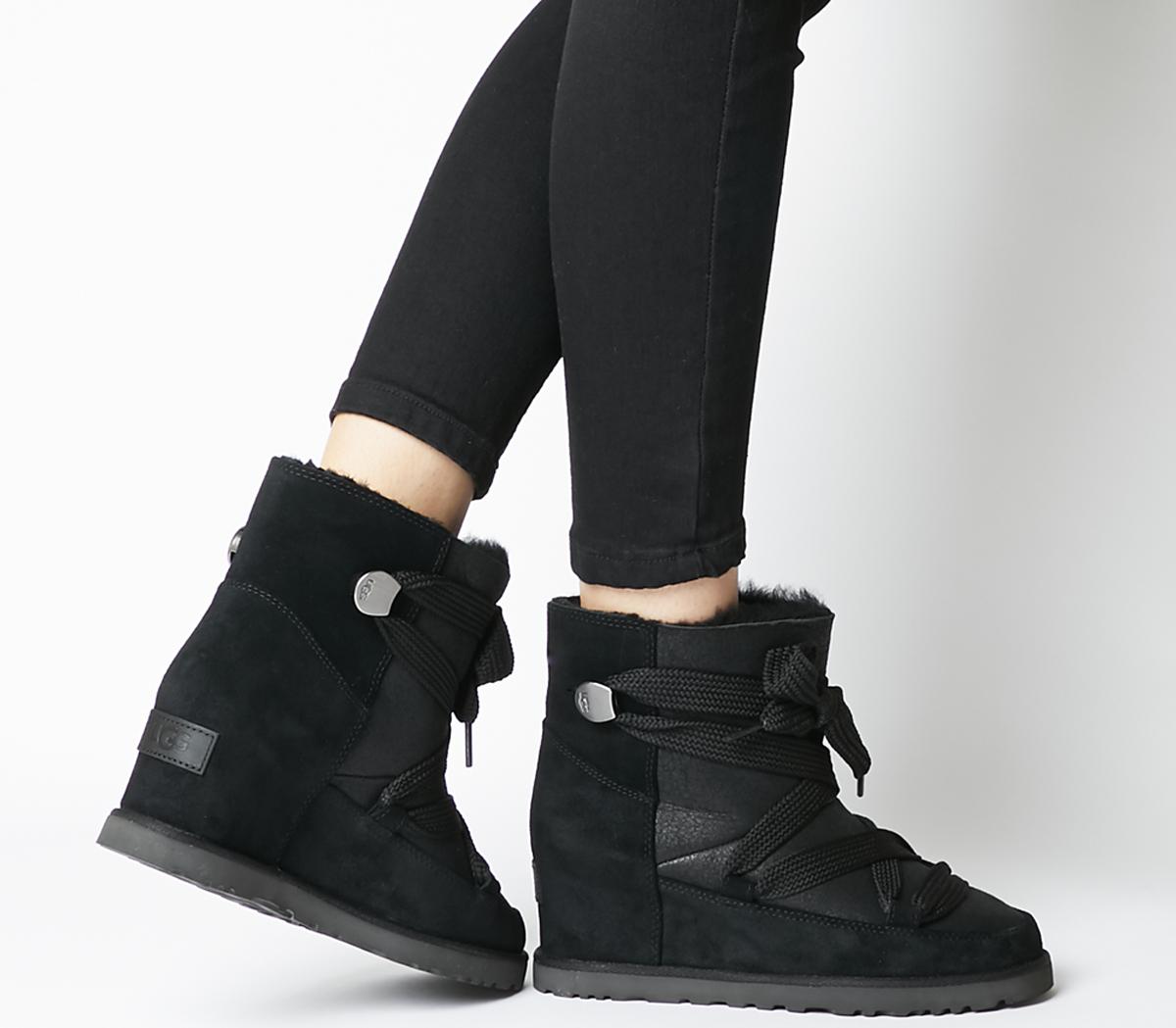 UGG Classic Femme Lace Up Black - Ankle 