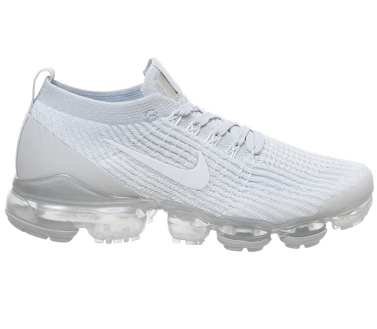 womens white vapormax