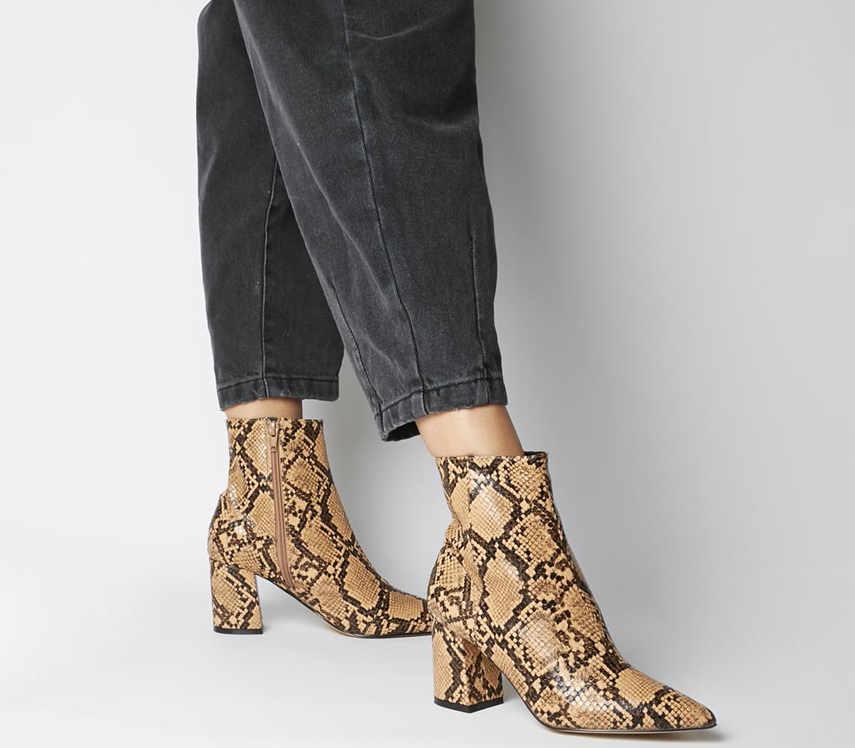 snake pointed boots