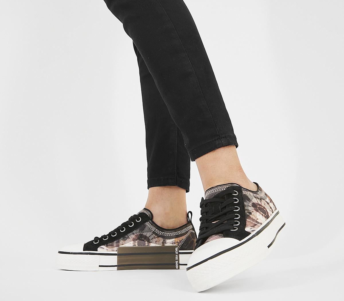 black sneaker dye