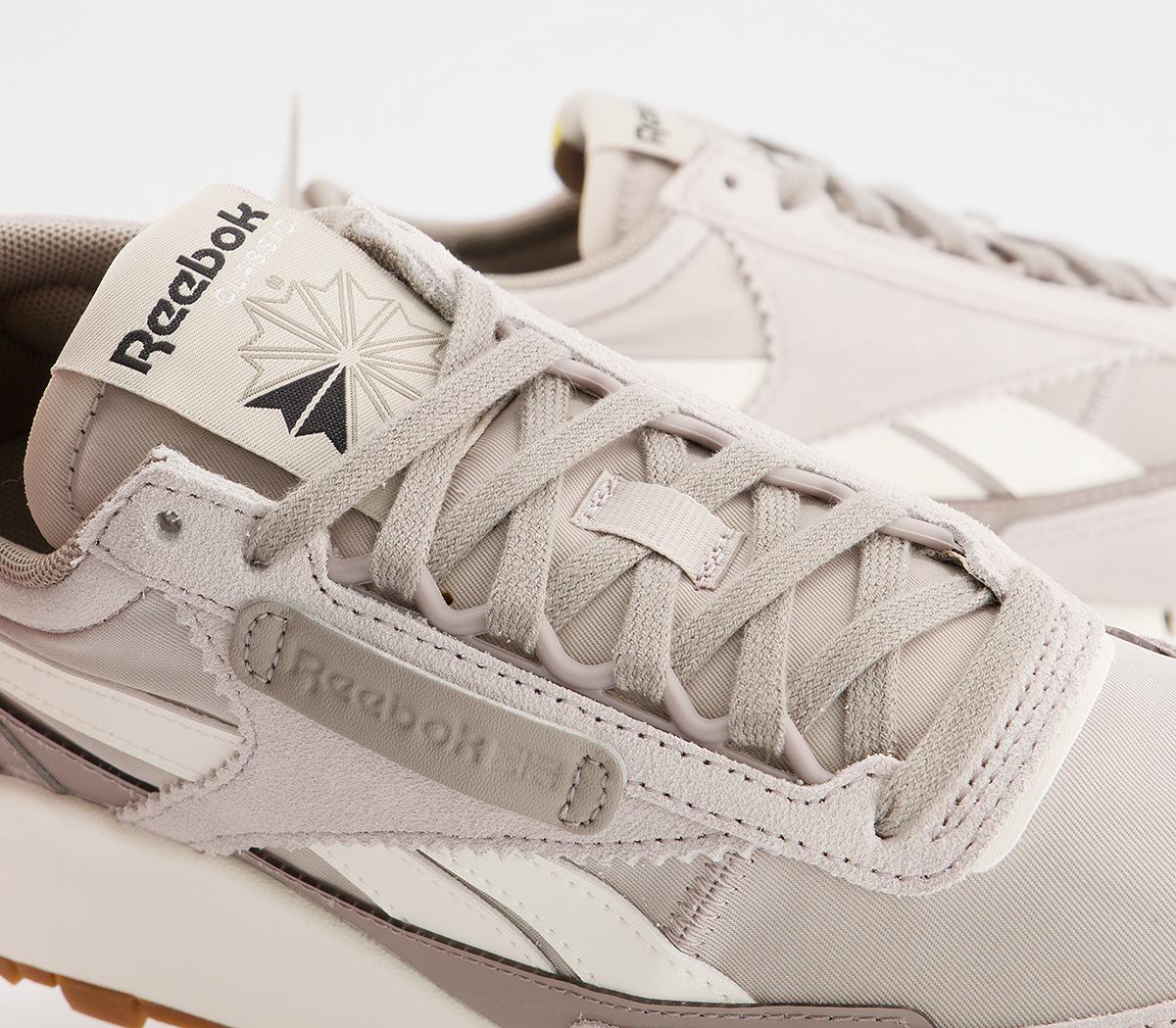 reebok classics cl legacy trainers in beige