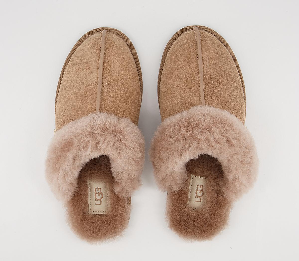 UGG Scuffette Ii Metal Logo Slippers Fawn - Flat Shoes for Women