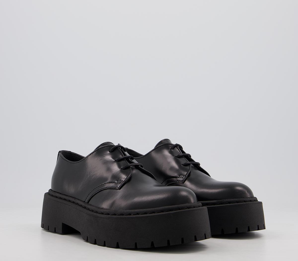 chunky lace up flat shoes in black