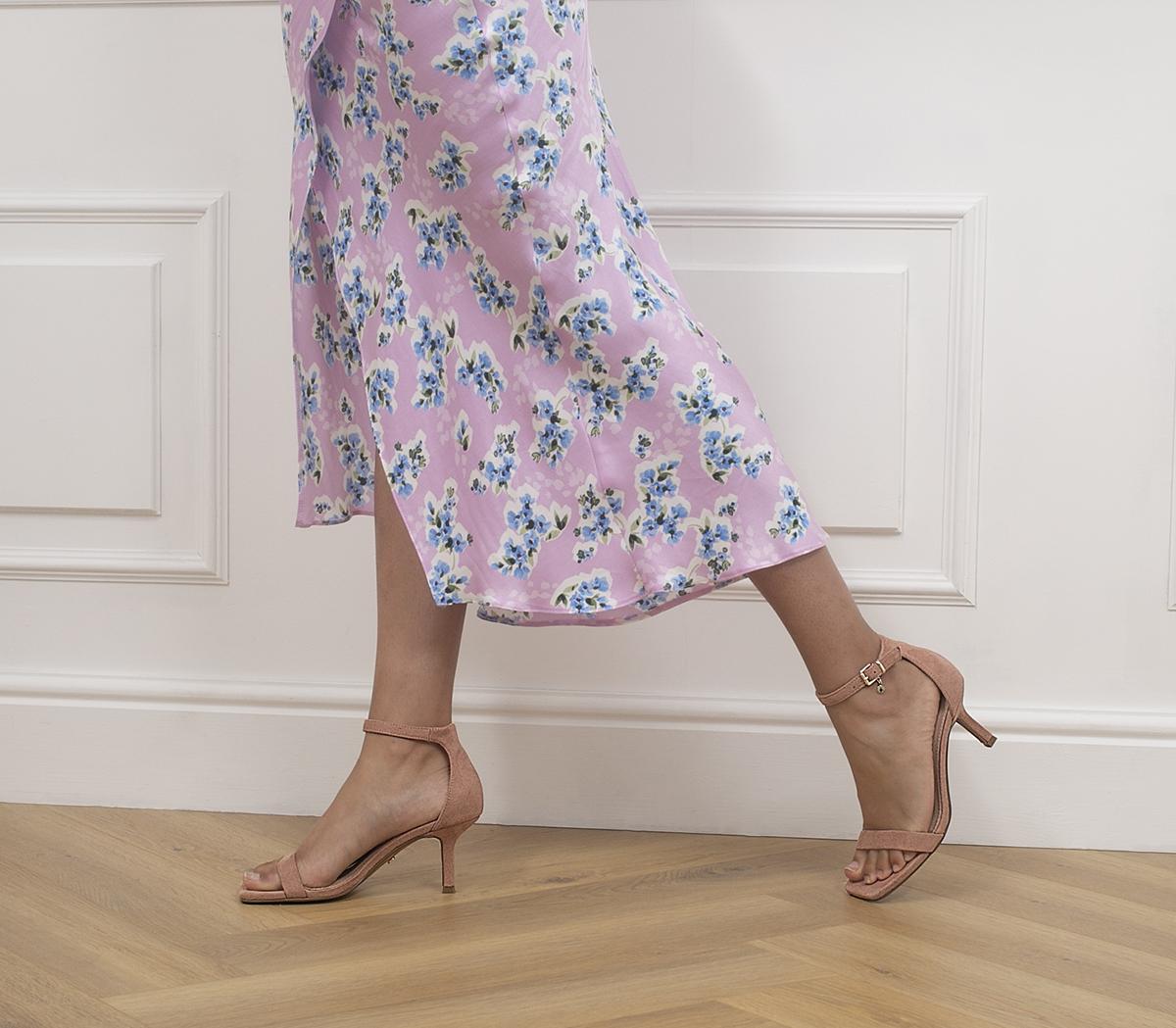 Moderate Minimal Two Part Low Stilettos Moderate Minimal Two Part Low Stilettos