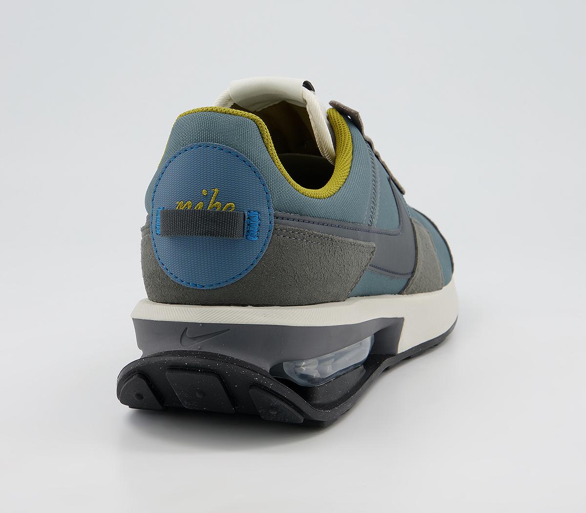 nike hasta and anthracite