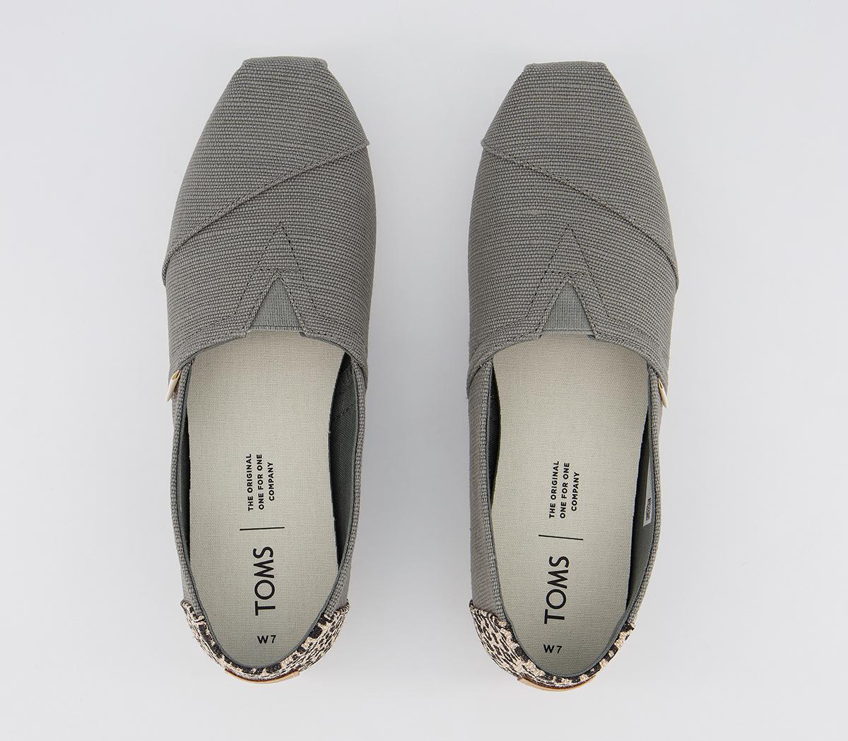 leopard toms flats