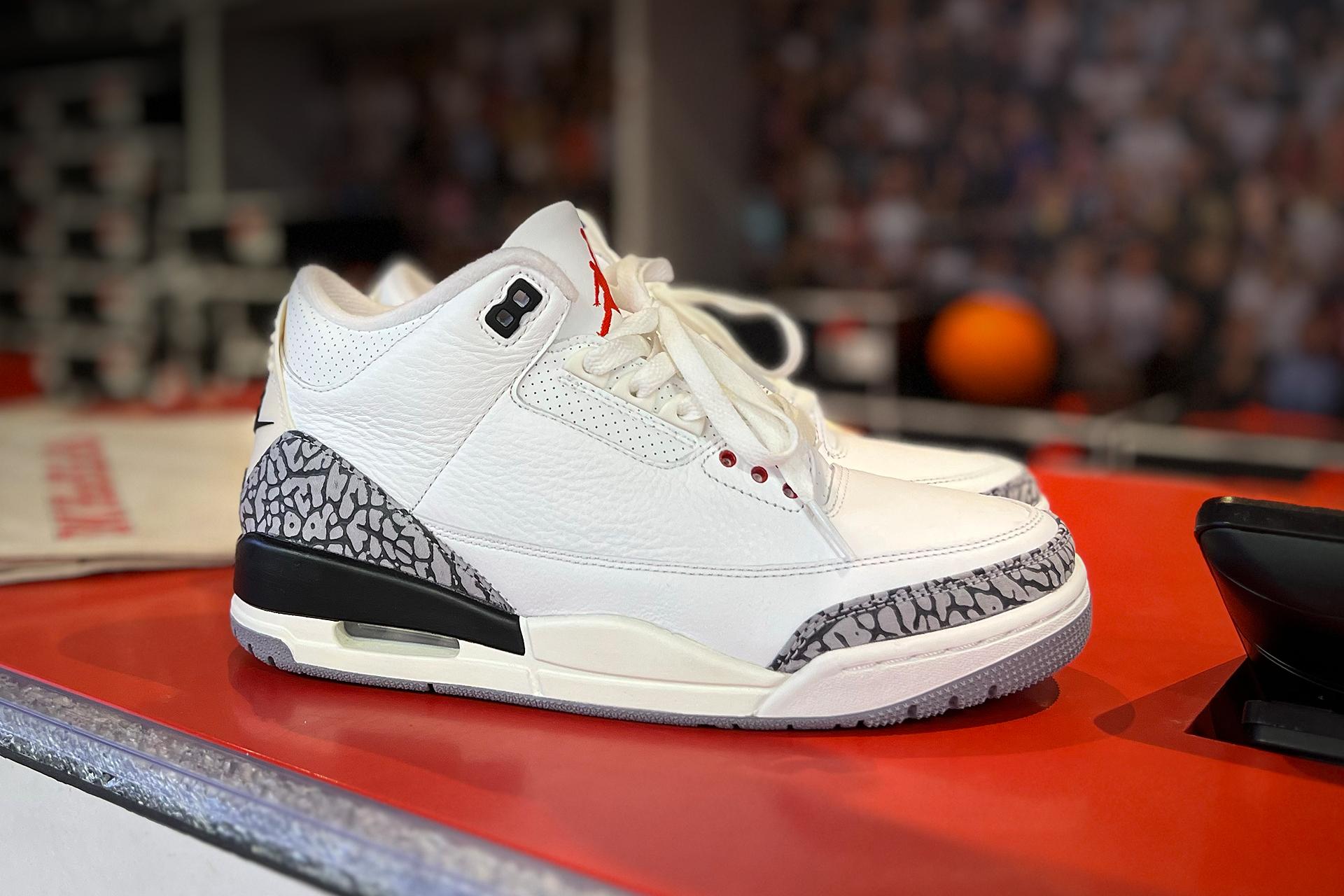 All white shop air jordan 3