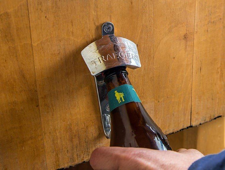 BAC369-Product-Features-Mobile-Traeger-Wood-Pellet-Grills