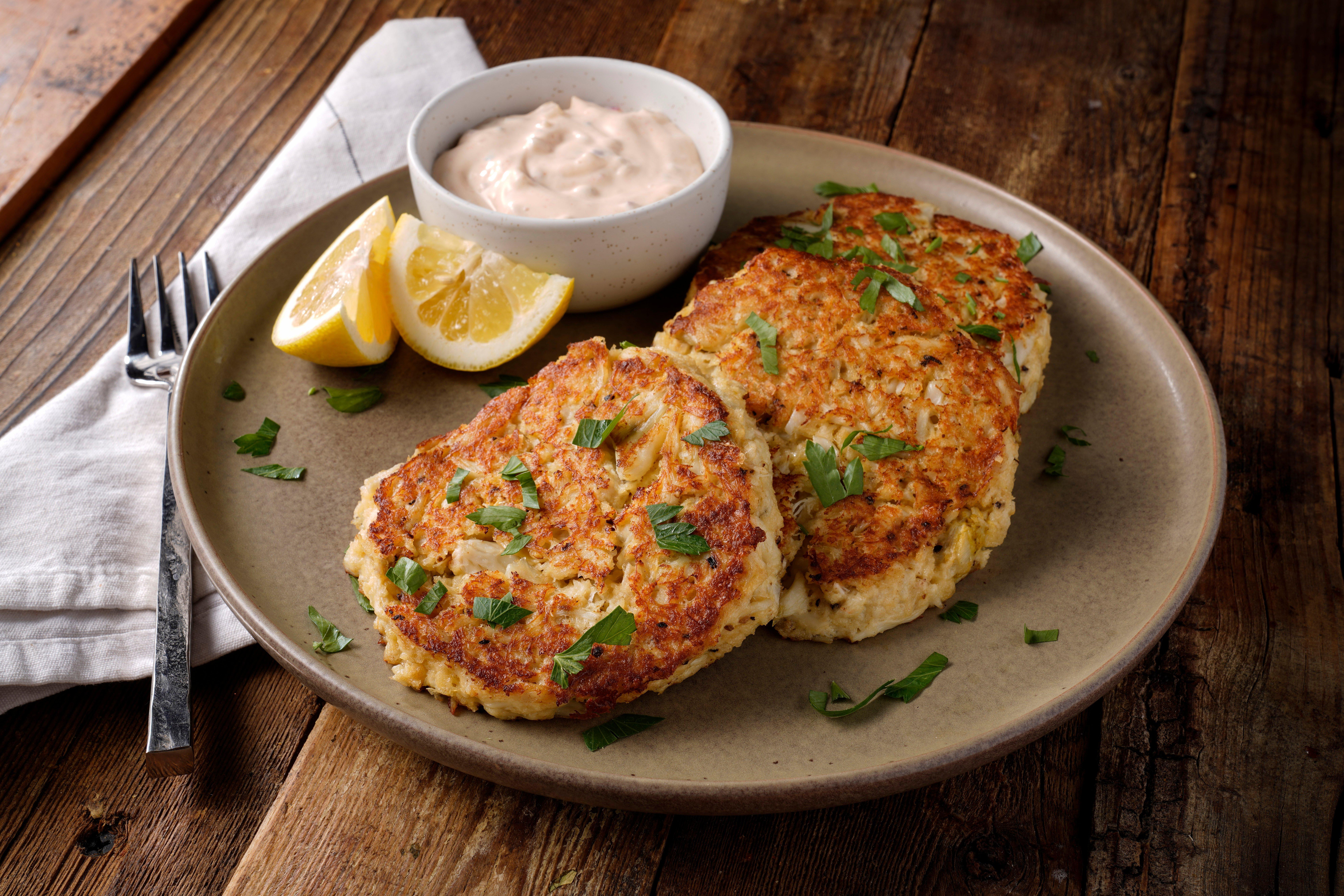 Flat Top Classic Crab Cakes - Traeger Grills
