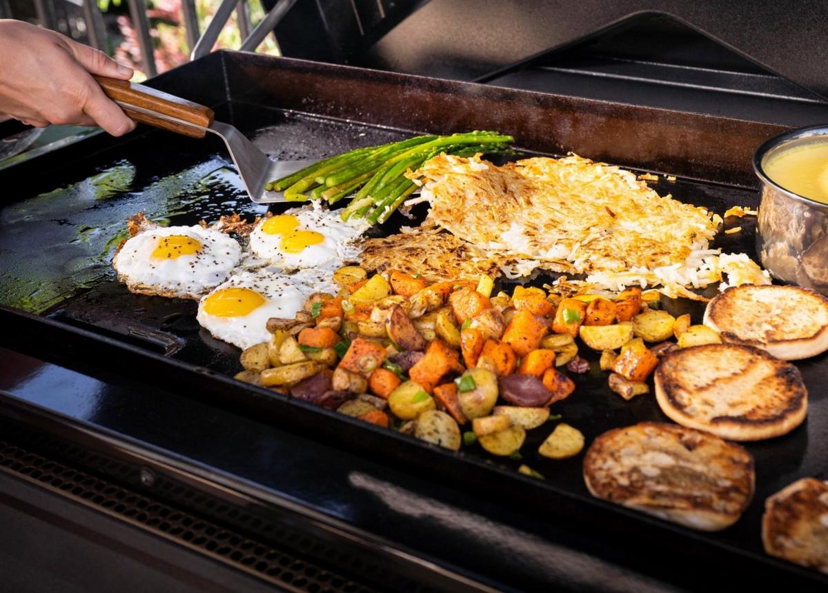 How to Easily Make Breakfast on a Griddle