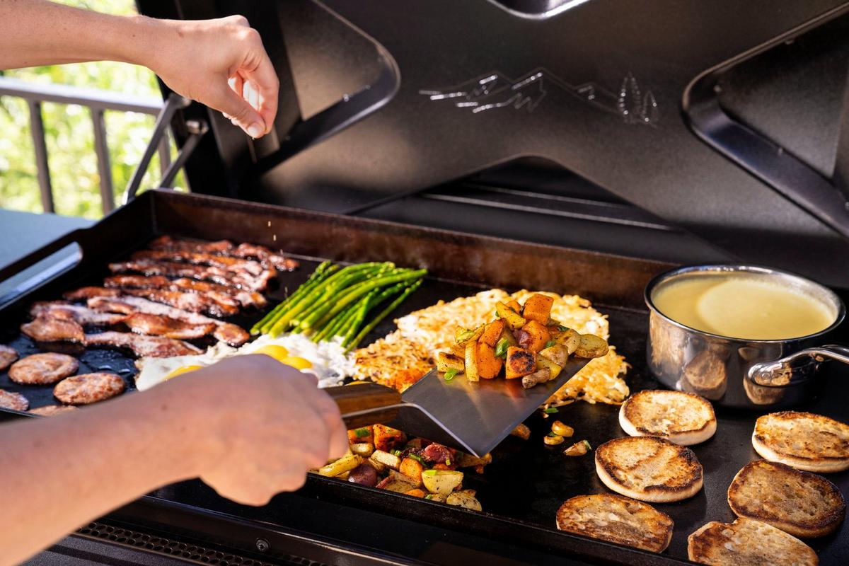 How to Cook on a Flat Top Griddle - Traeger Grill