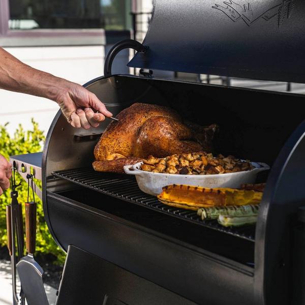 Traeger MEATER Plus Stainless With Bluetooth Repeater