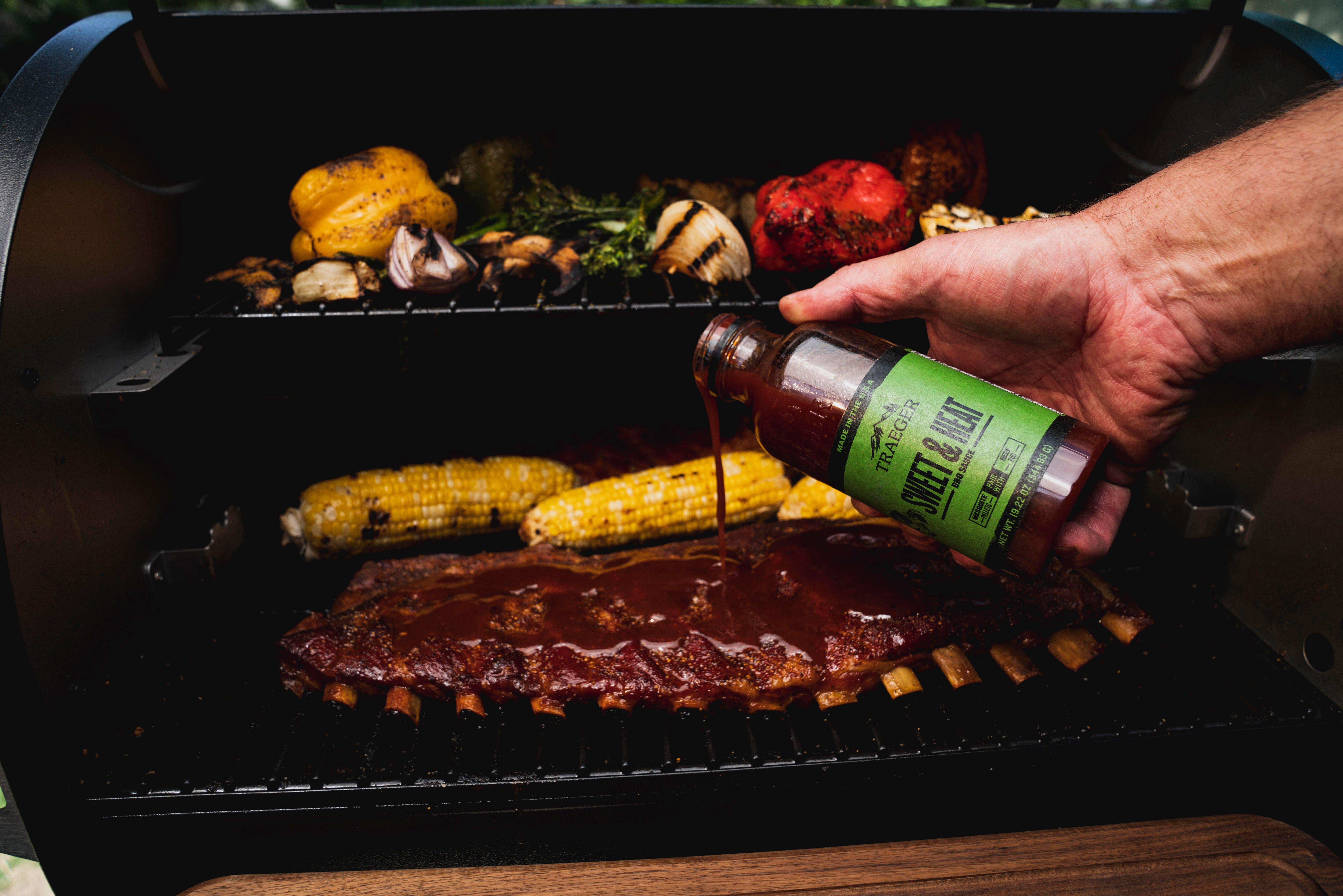 Sweet_and_Heat_Sauce_Lifestyle_02