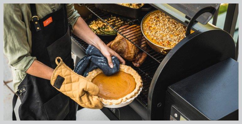 ThanksgivingTimeline_Human Element at grill_011@2x