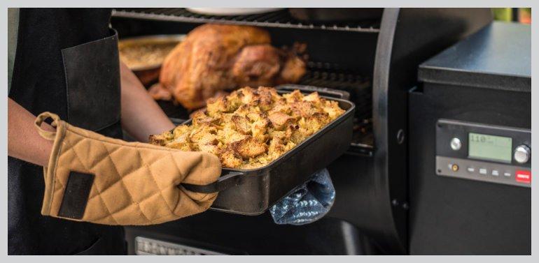 ThanksgivingTimeline_Human Element at grill_015@2x