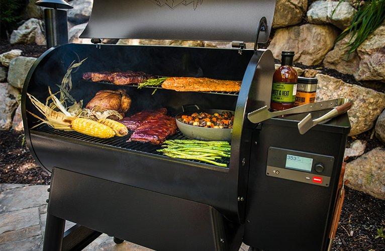 Traeger-Grills-Pro-780-Grill-Open-Lid