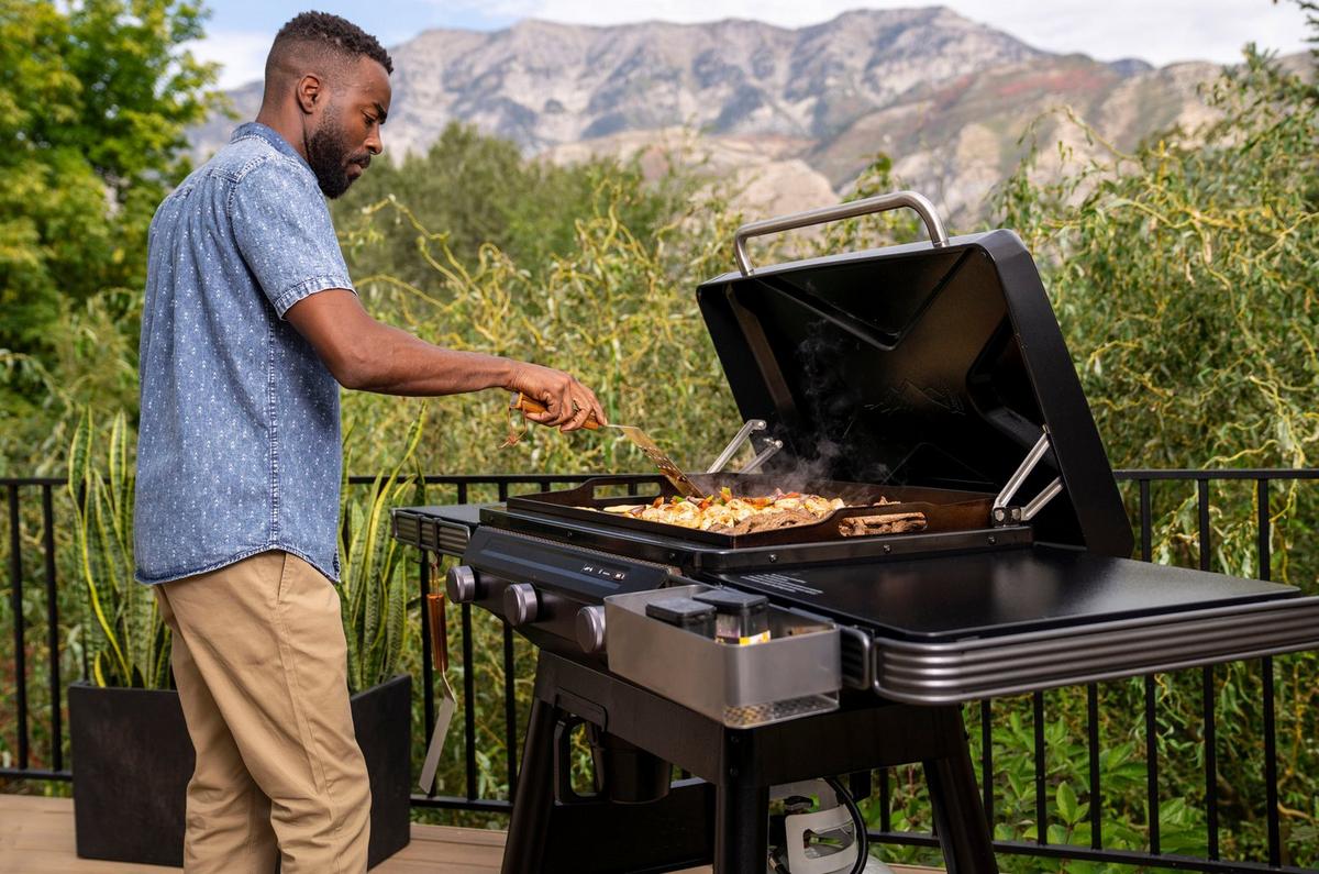 The Grill Anywhere GrillGrate for the Traeger Flatrock Griddle