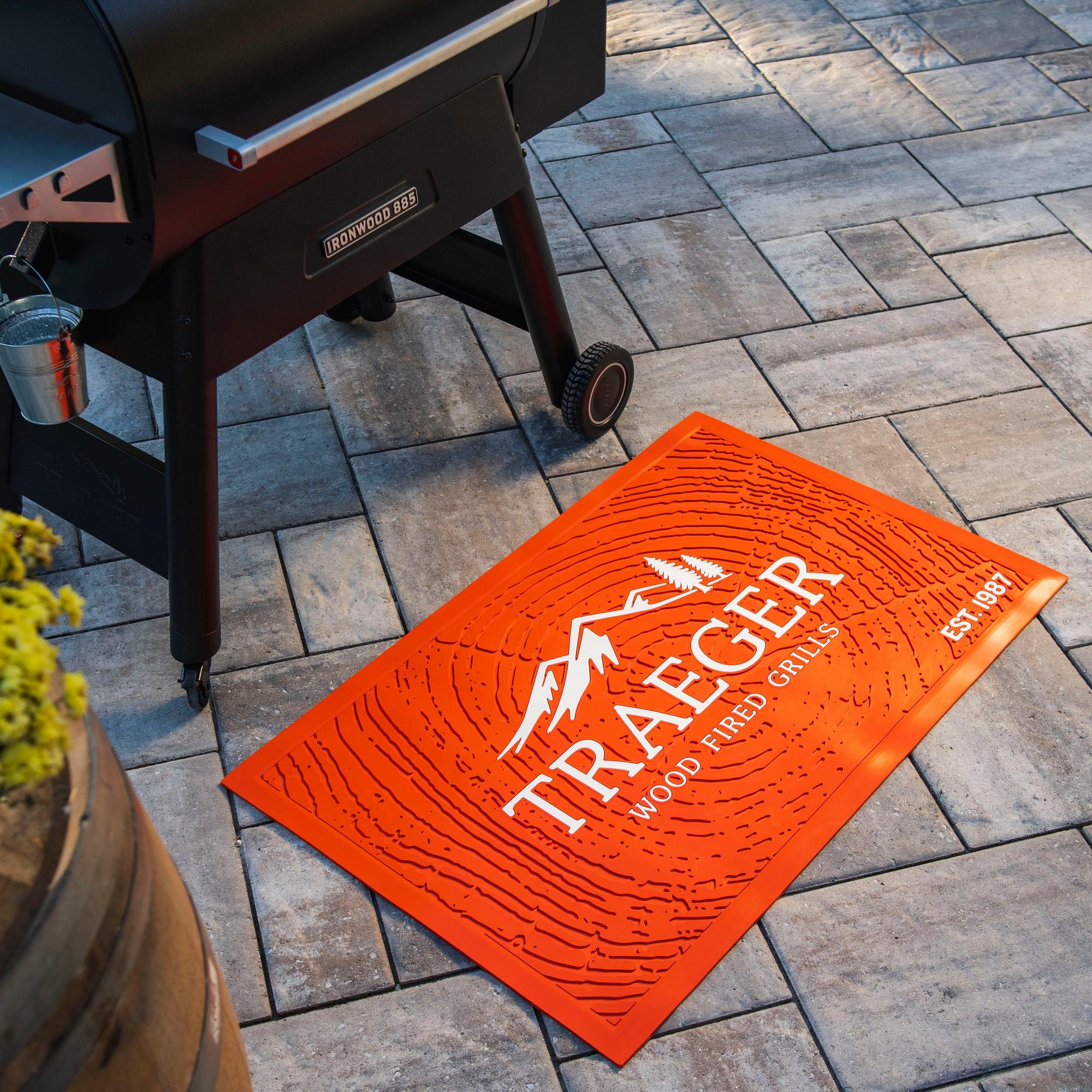 traeger-grill-mat-lifestyle-1