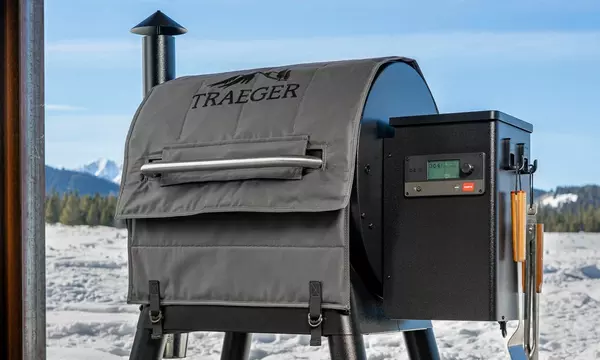 traeger-insulation-blanket-pro-22-575-lifestyle