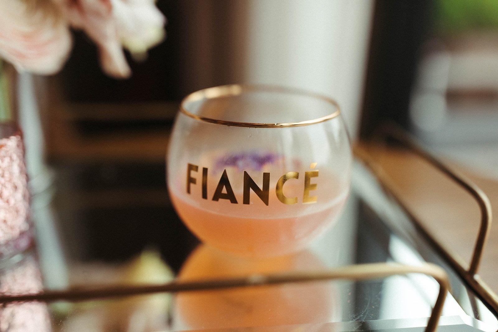 Fiancé cup