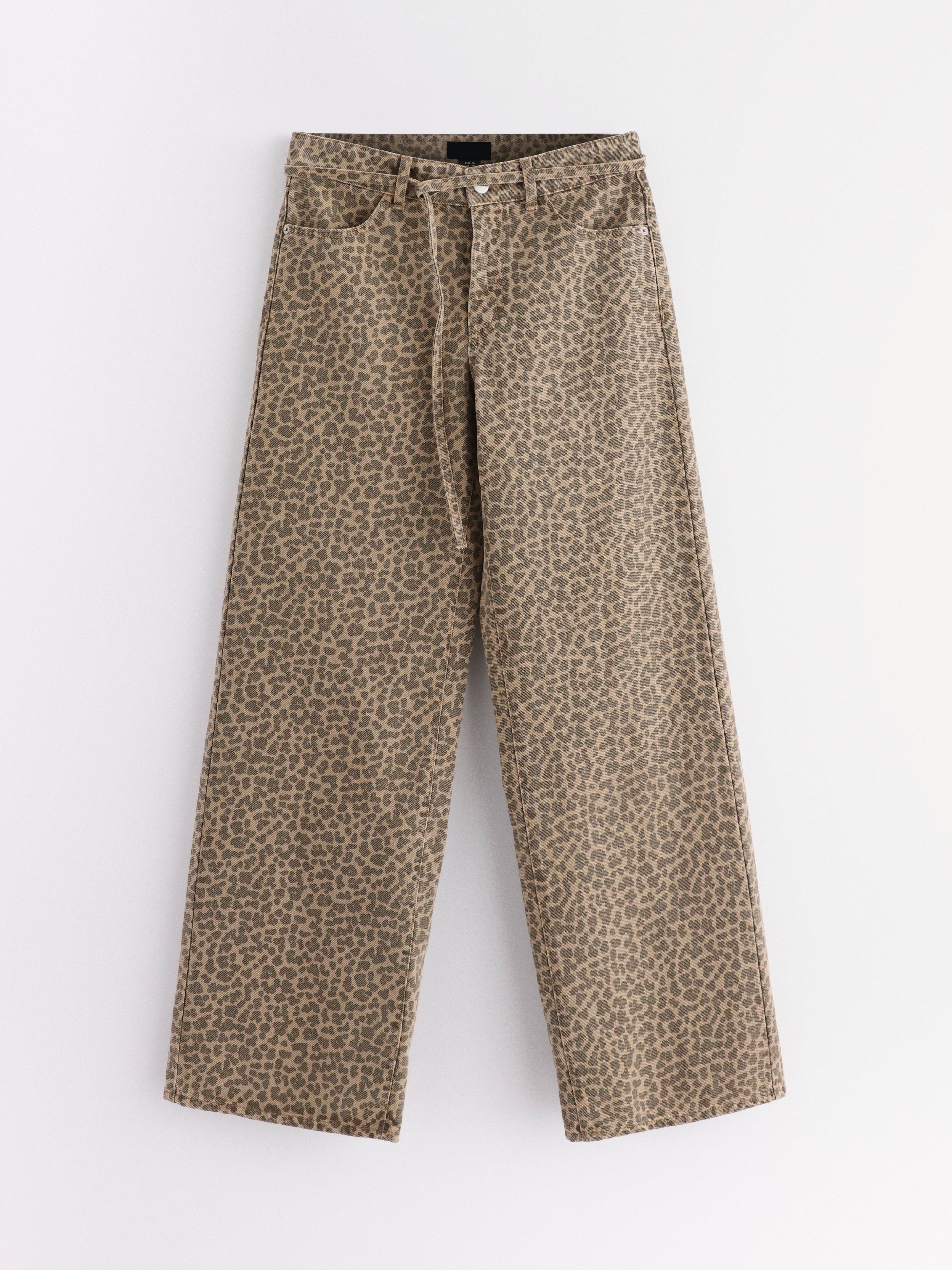 Stylish Women's Clothing & Trendy Outfits