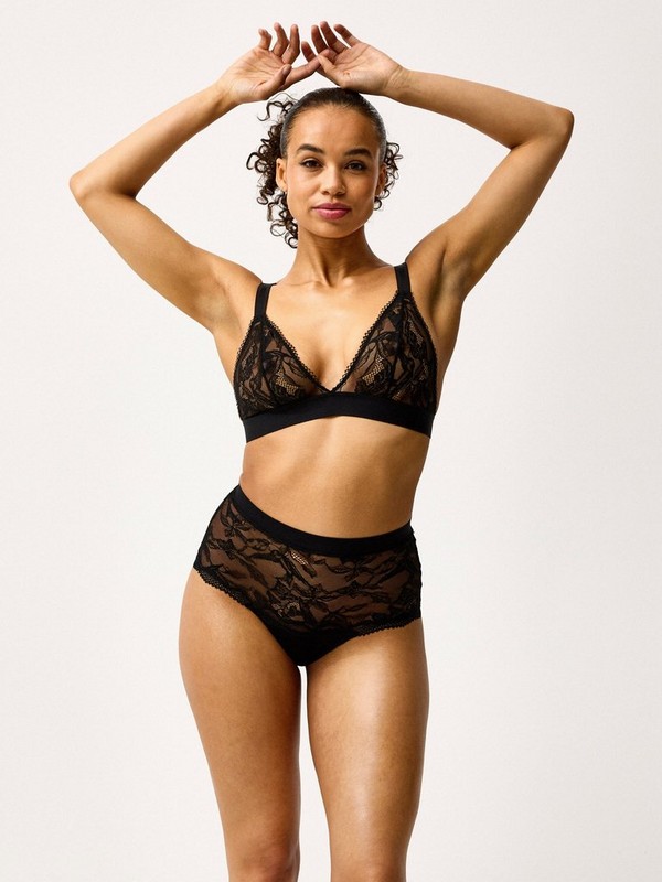 The Bird  bralette  – Closely