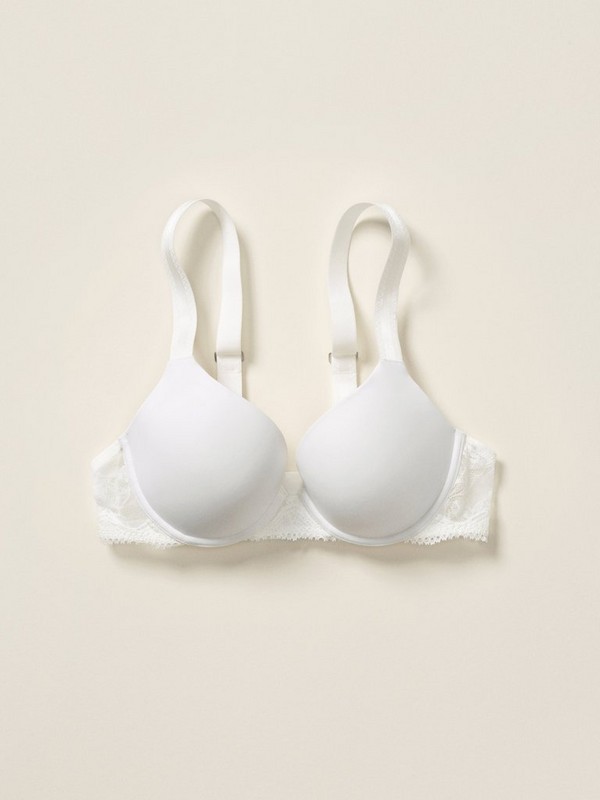 The Lace  t-shirt bra  – Closely
