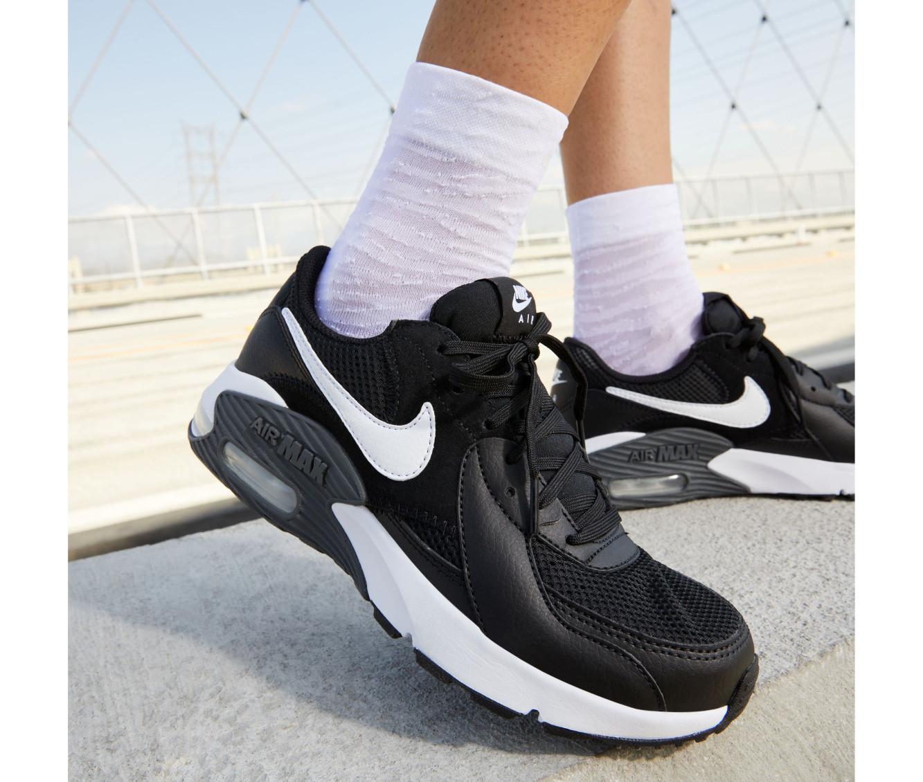 women's nike air max excee black and white