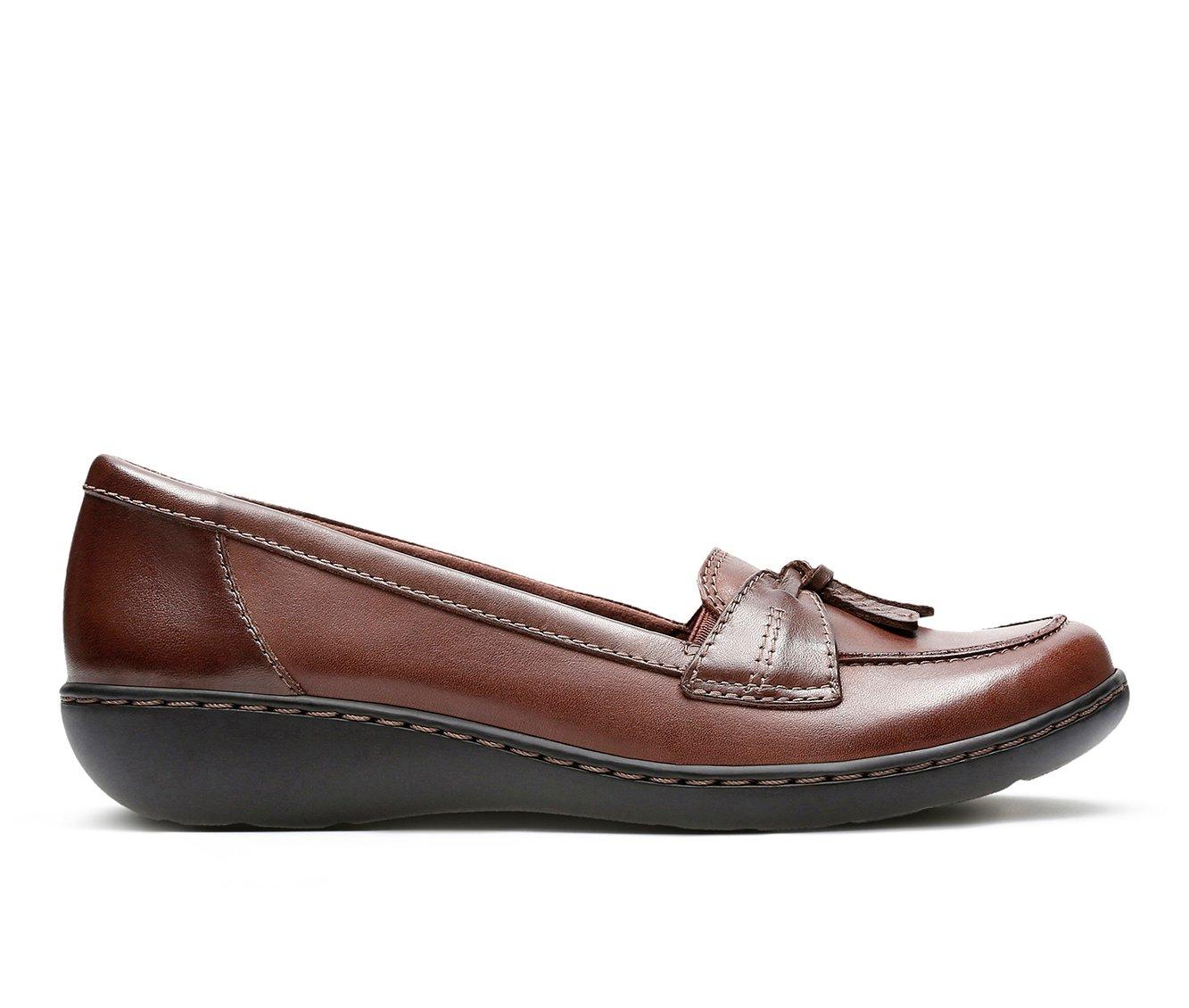 clarks clogs wide width