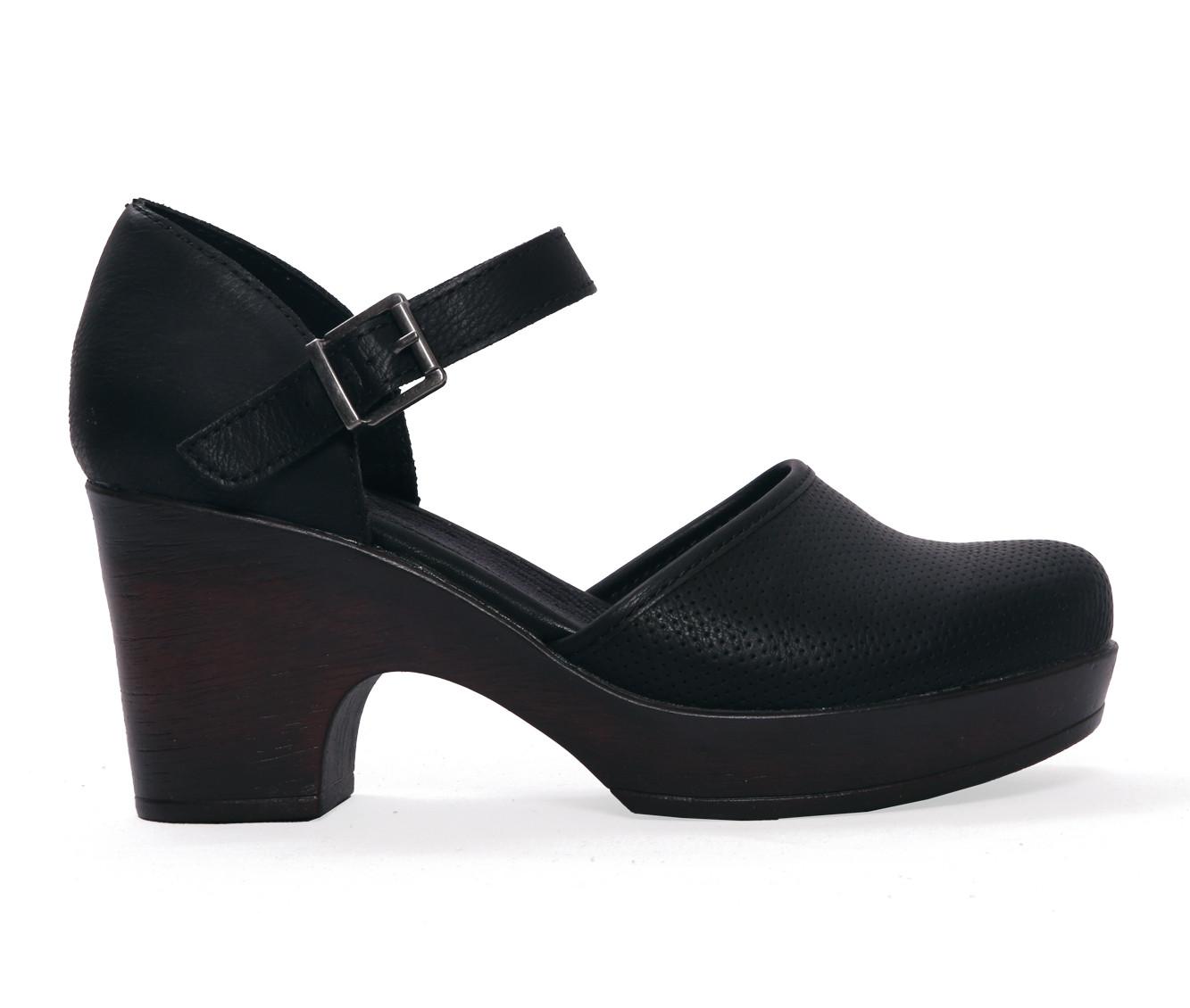 Women's BOC Gia Clogs | Shoe Carnival