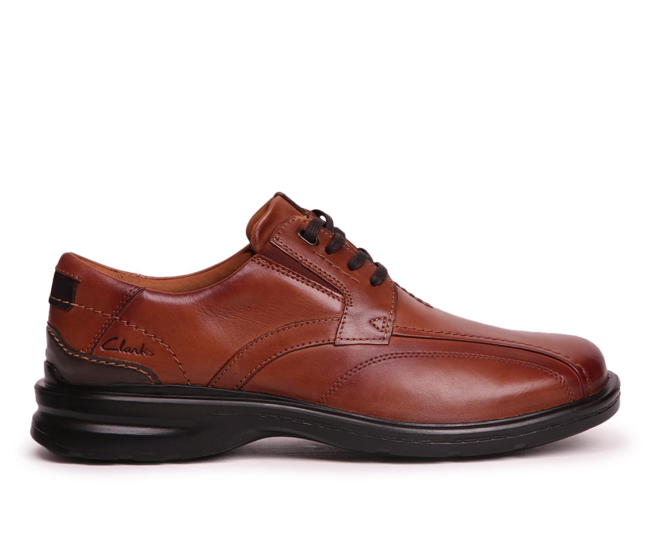 Clarks wide best sale fit mens shoes