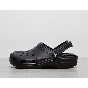 Make the most out of your lounge days with this pair of casual flip flop from Crocs