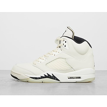 a player exclusive low version of any given entry in the Air airair Jordan legacy